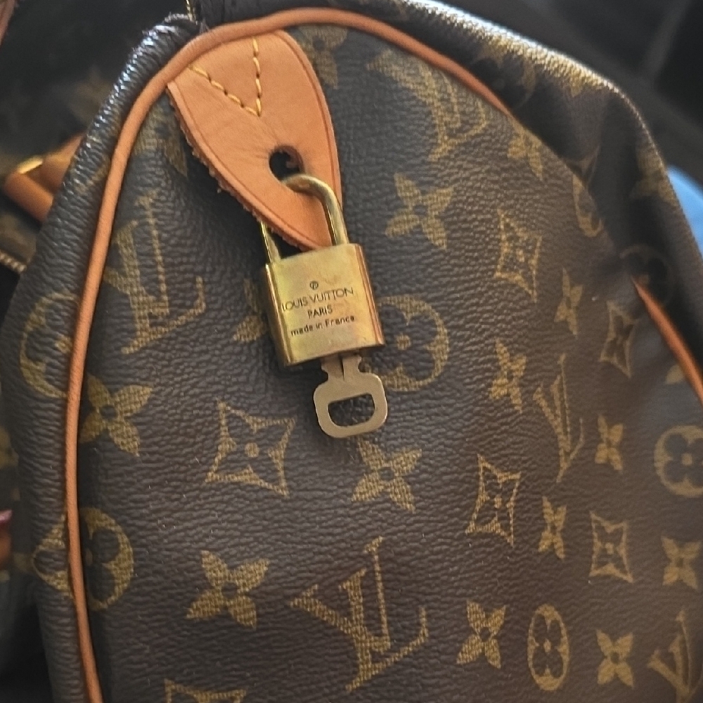 Louis Vuitton Monogram Canvas Speedy 40 - Picture 11 of 17